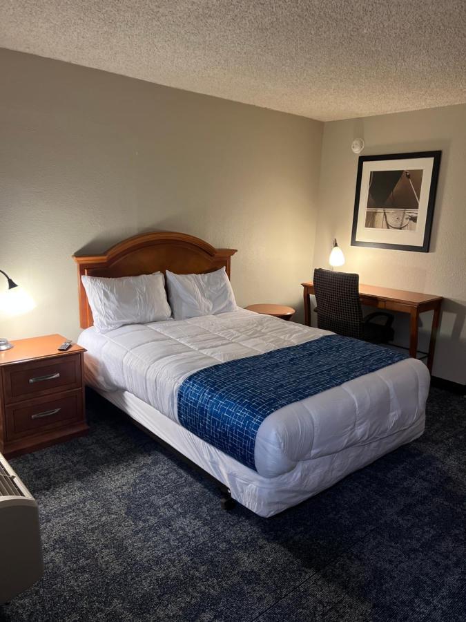 Travelodge By Wyndham Lincoln Northeast Luaran gambar
