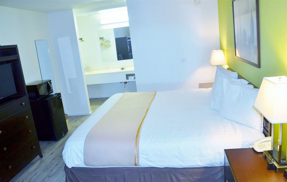 Travelodge By Wyndham Lincoln Northeast Luaran gambar