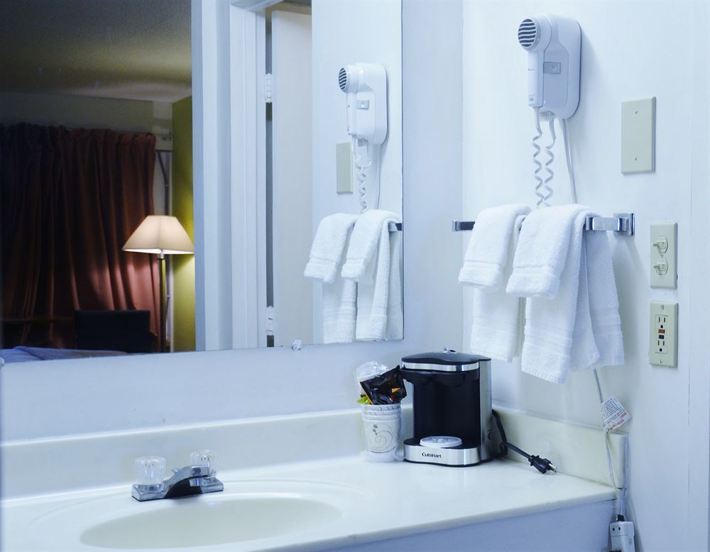 Travelodge By Wyndham Lincoln Northeast Luaran gambar